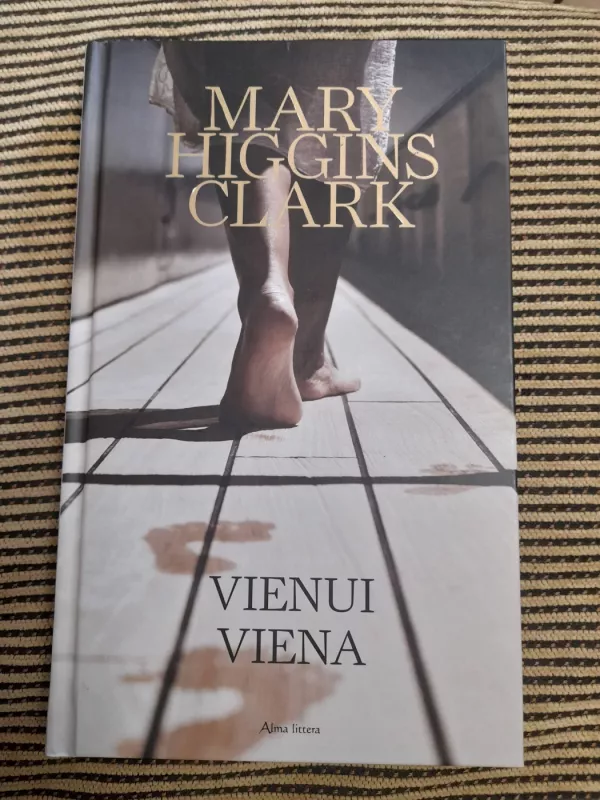 Vienui viena - Mary Higgins Clark, knyga 2