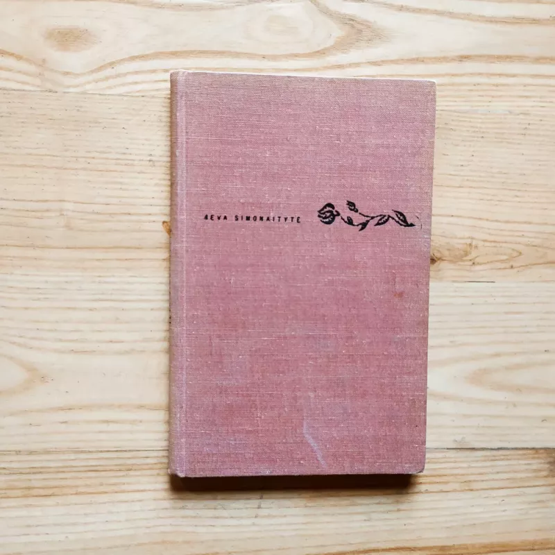 Gretimos istorijėlės - Ieva Simonaitytė, knyga 2