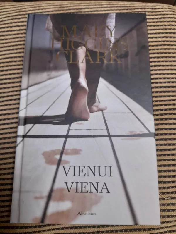 Vienui viena - Mary Higgins Clark, knyga 2