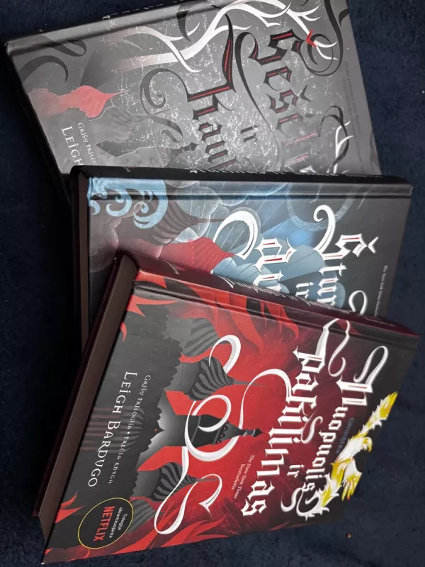 Grišų trilogija: Šešėlis ir kaulas. Šturmas ir audra. Nuopuolis ir pakilimas - Leigh Bardugo, knyga 2