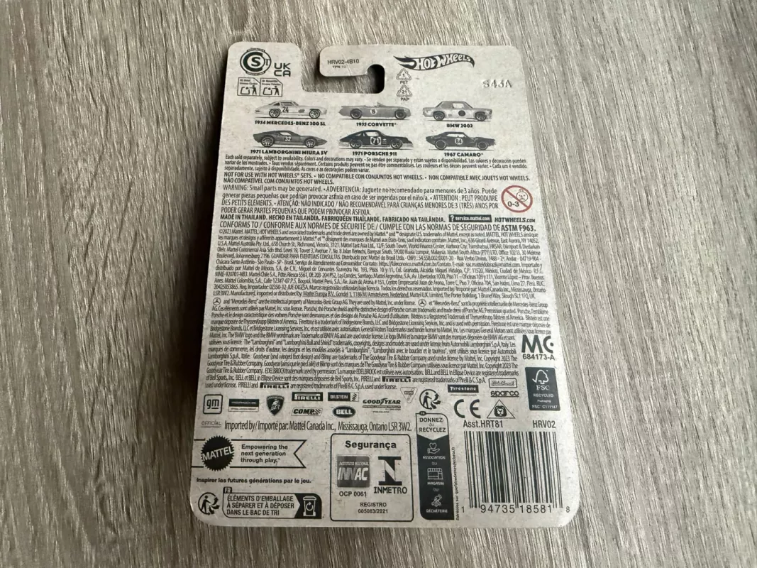 BMW 2002 Hot Wheels - , namai ir interjeras 6