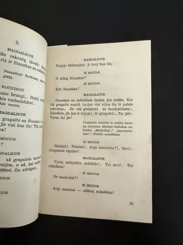 Konvoliutas. A. Vienuolis ir P. Vaičiūnas 1935-1937 - A. Vienuolis, Petras Vaičiūnas, knyga 5