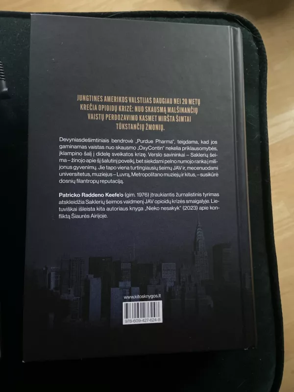 Skausmo imperija. Iš priklausomybės nuo vaistų praturtėjusios šeimos istorija - Patrick Radden Keefe, knyga 2