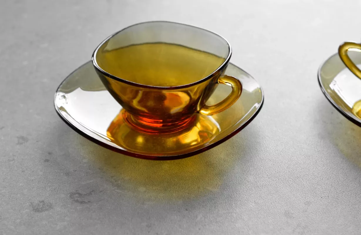 Vintage Vereco France gelsvo stiklo puodeliai su lėkštutėmis - , namai ir interjeras 4