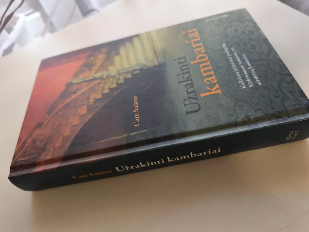 Užrakinti kambariai - Care Santos, knyga 3