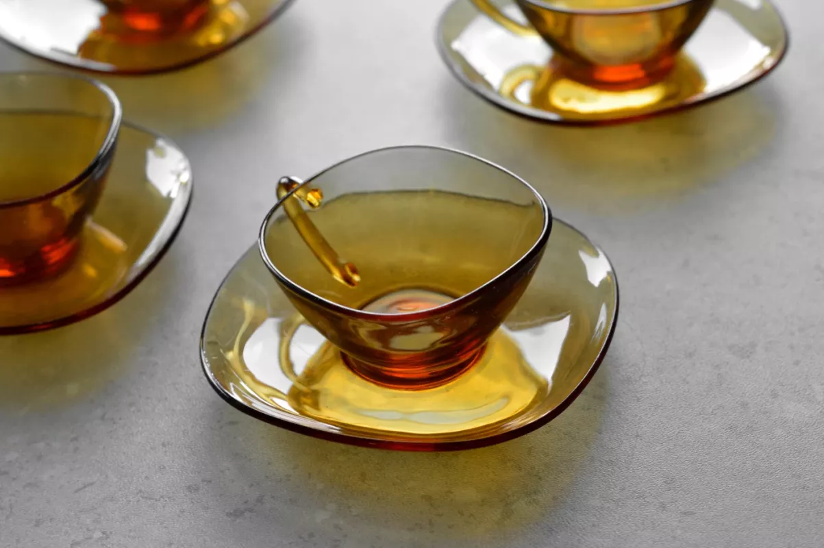 Vintage Vereco France gelsvo stiklo puodeliai su lėkštutėmis - , namai ir interjeras 3