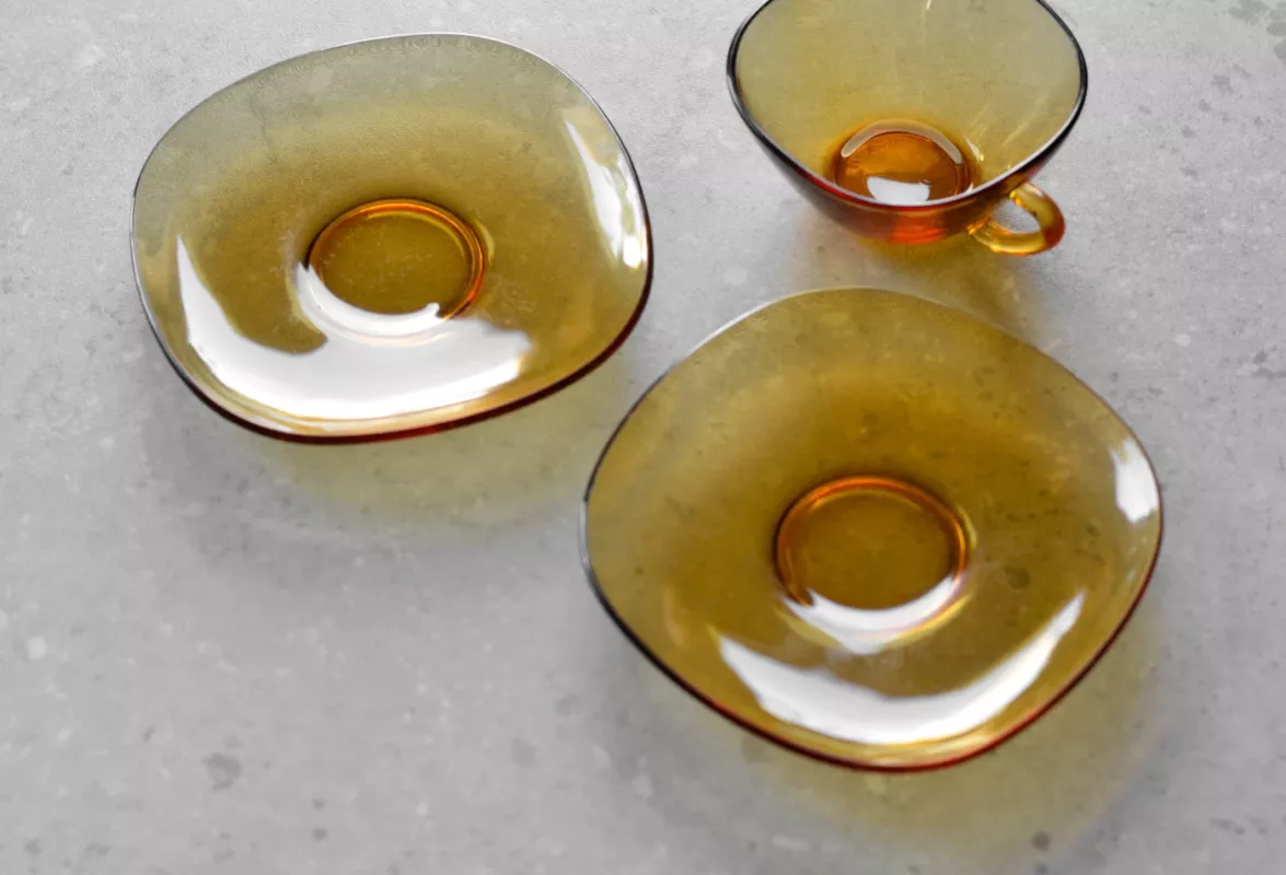 Vintage Vereco France gelsvo stiklo puodeliai su lėkštutėmis - , namai ir interjeras 5