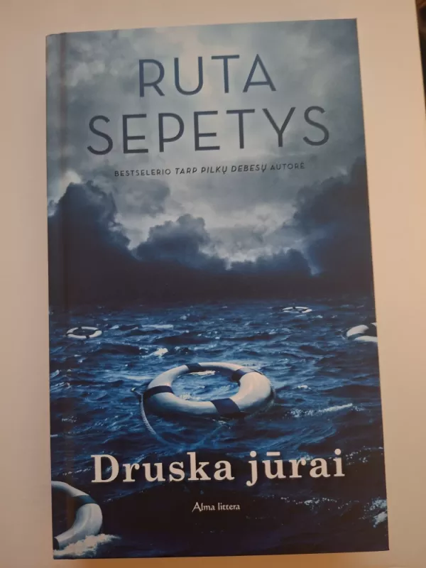 Druska jūrai - Ruta Sepetys, knyga 2