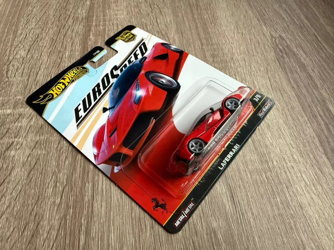 Ferrari Laferrari Hot Wheels Premium - , namai ir interjeras 3