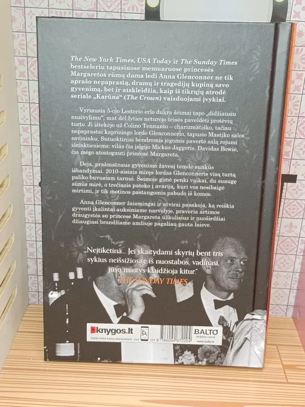 RŪMŲ DAMA: NEPAPRASTAS MANO GYVENIMAS KARŪNOS ŠEŠĖLYJE - Anne Glenconner, knyga 3