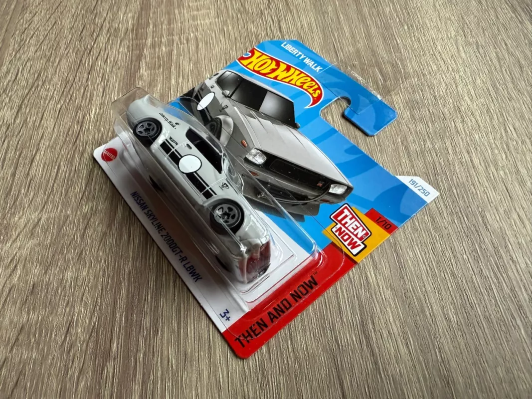 Nissan Skyline 2000GT-R Lbwk Hot Wheels - , namai ir interjeras 4