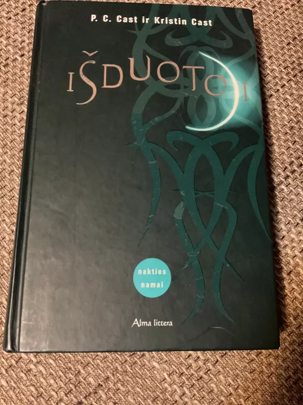 Išduotoji - P. C. Cast, Kristin  Cast, knyga 2