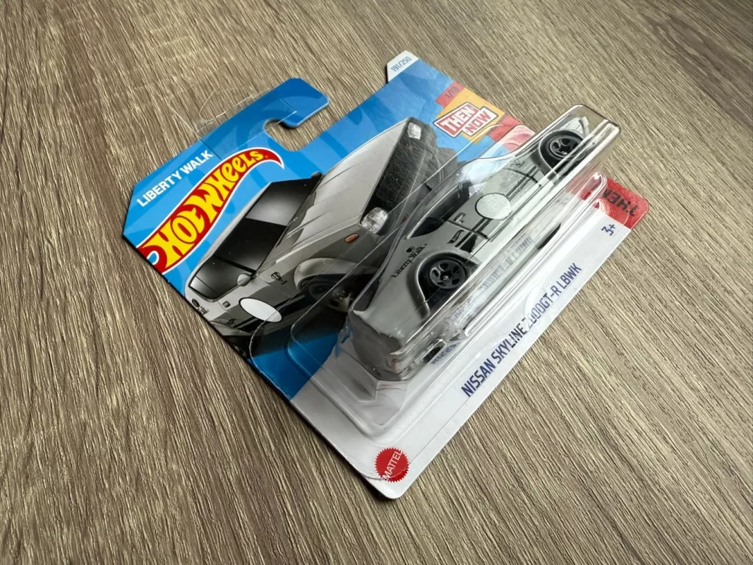 Nissan Skyline 2000GT-R Lbwk Hot Wheels - , namai ir interjeras 3