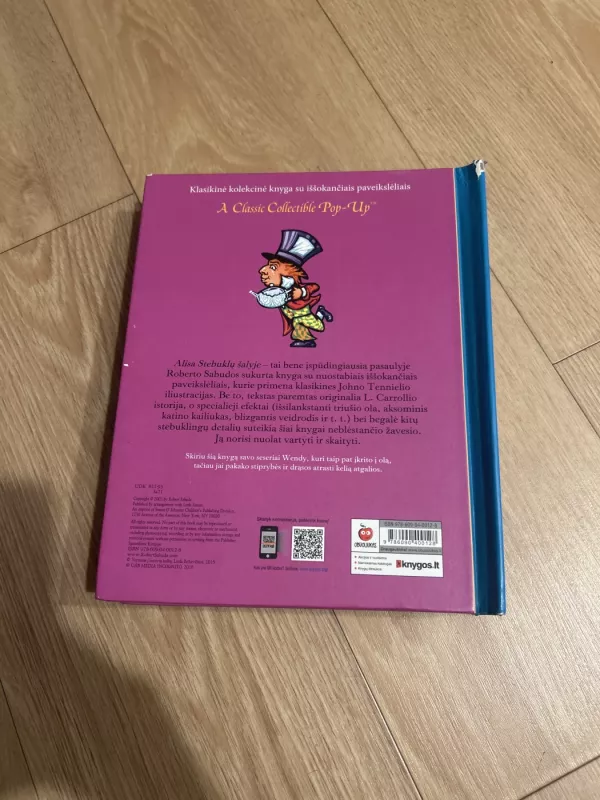 alisa stebuklu salyje - Robertas Sabuda, knyga 5