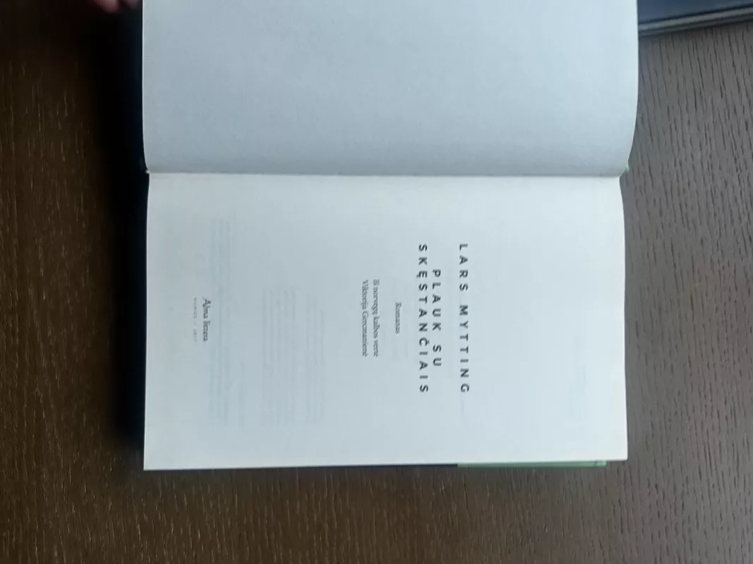 Plauk su skęstančiais - Lars Mytting, knyga 5