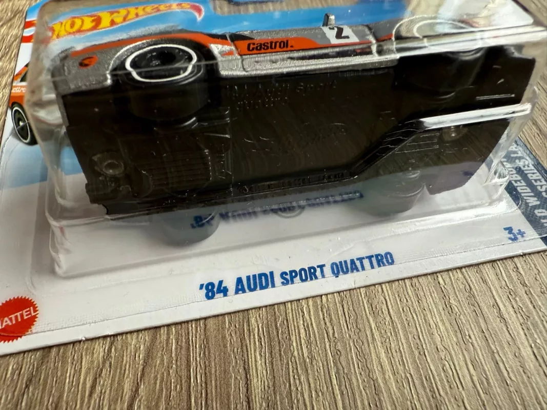 84 Audi Sport Quattro Hot Wheels Treasure Hunt (TH) - , namai ir interjeras 6