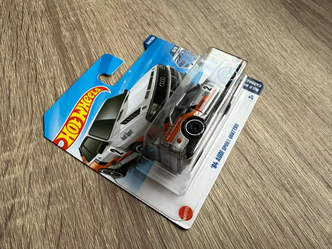 84 Audi Sport Quattro Hot Wheels Treasure Hunt (TH) - , namai ir interjeras 3
