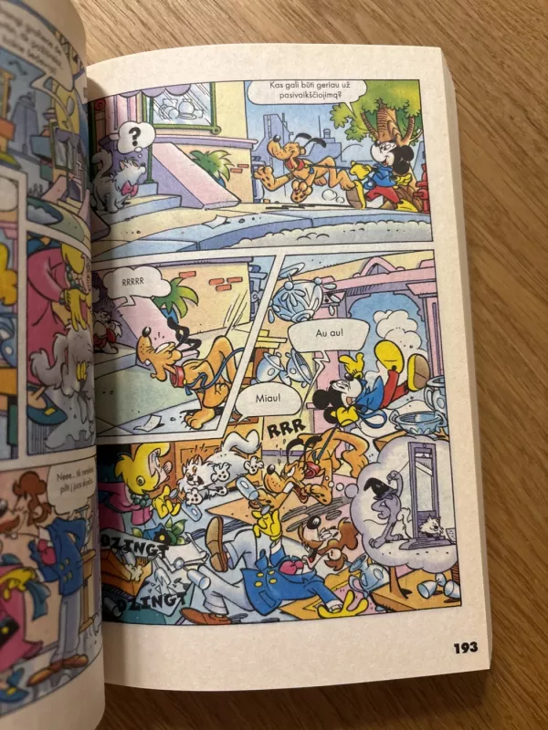 Donaldas ir kiti. Ateiviai puola - Walt Disney, knyga 3