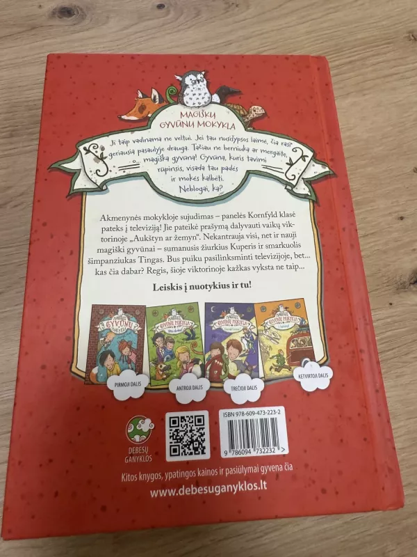 Magiškų gyvūnų mokykla. Aukštyn ar žemyn - Margit Auer, knyga 3