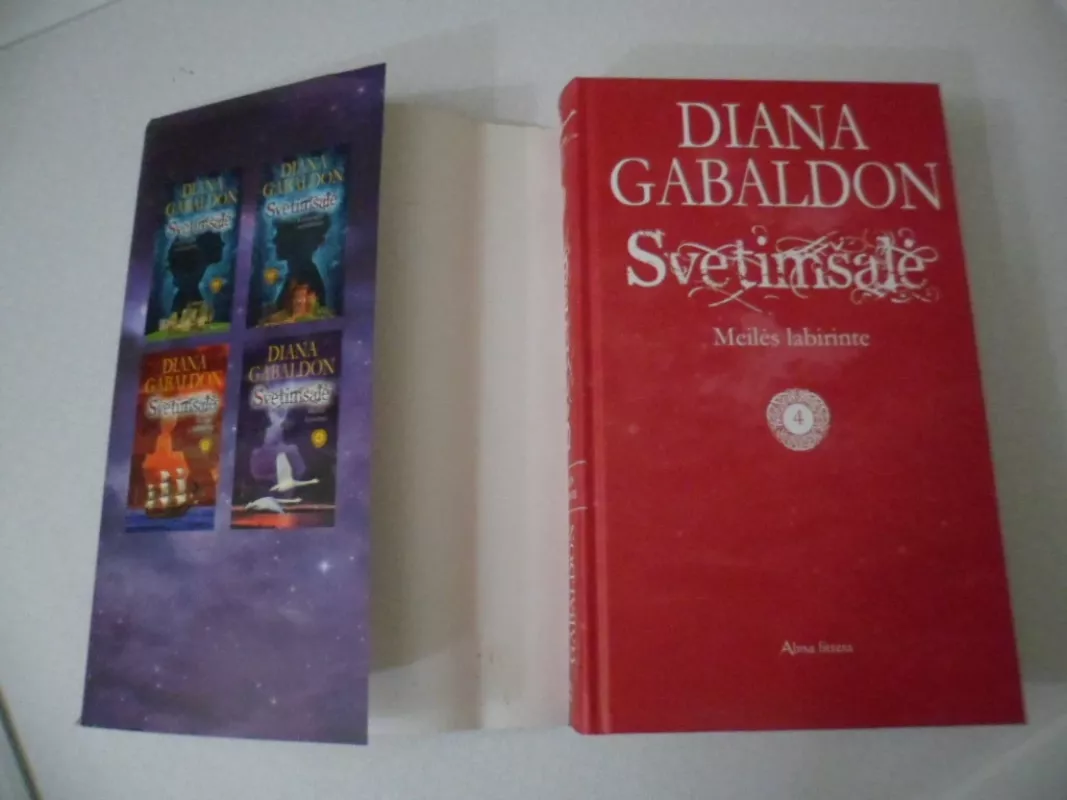 Svetimšalė. Meilės labirinte. IV knyga - Diana Gabaldon, knyga 3