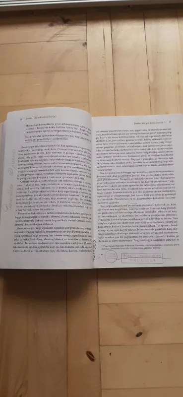 Įvadas į komunikacijos studijas - John Fiske, knyga 4