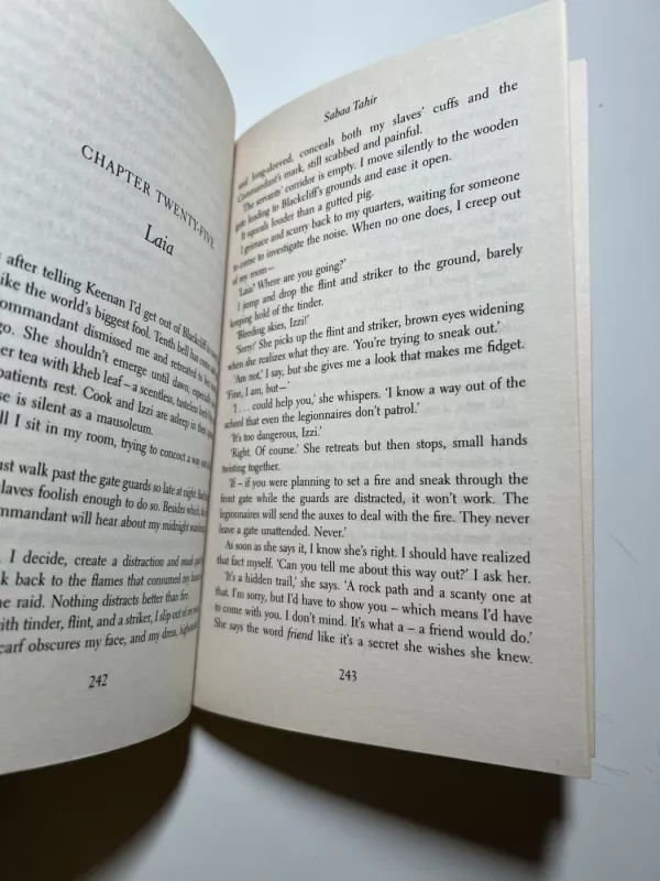 An Ember in the Ashes - Sabaa Tahir, knyga 3