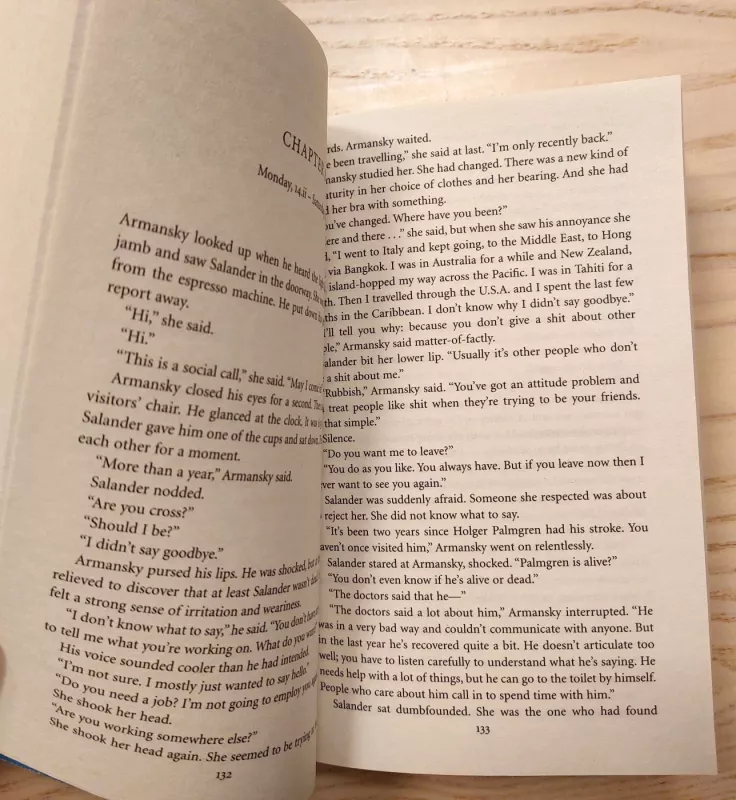 The Girl Who Played with Fire: the hair-raising sequel to The Girl With The Dragon Tattoo (Millennium) Book 2 of 8: Lisbeth Salander/Millennium - Stieg Larsson David Lagercrantz, knyga 5