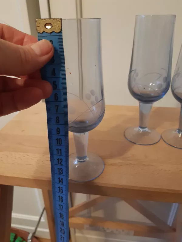 Melsvo stiklo taurės - , namai ir interjeras 4