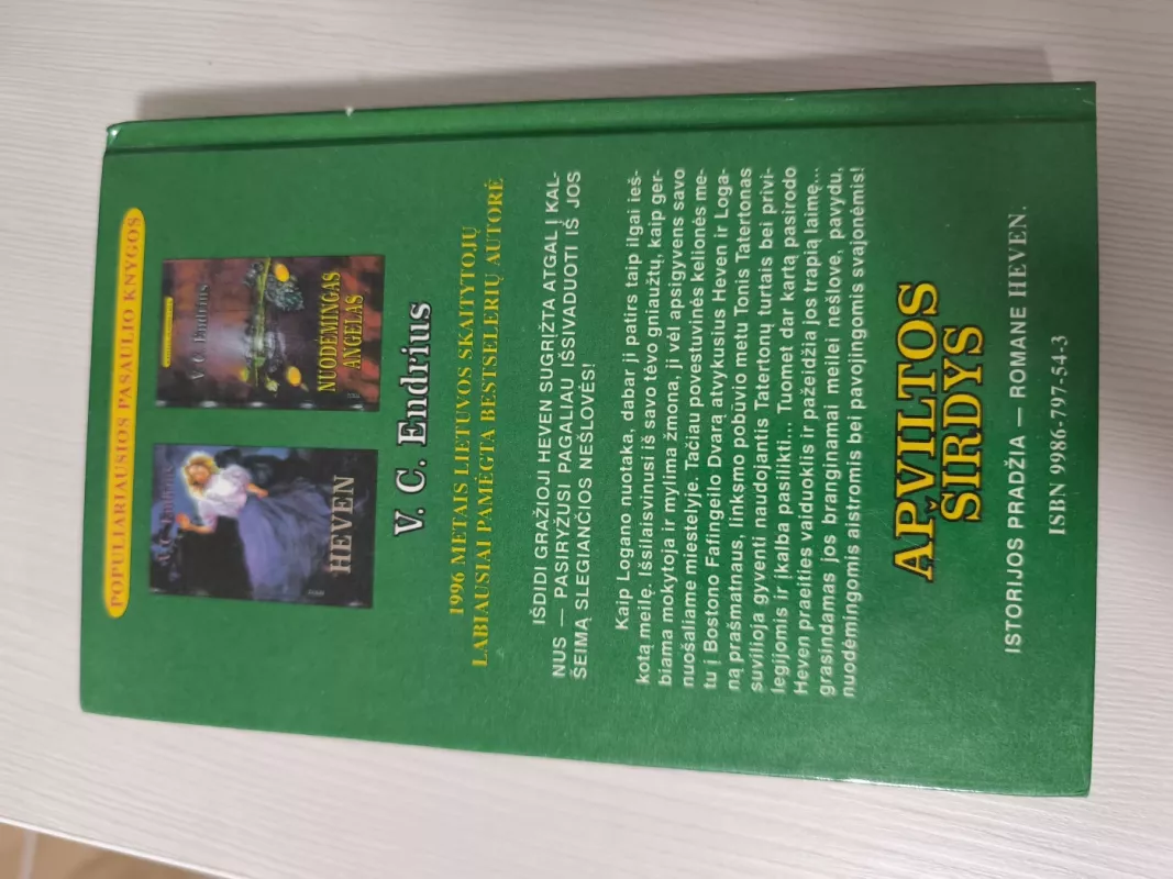 Apviltos širdys - Virginia Andrews, knyga 3