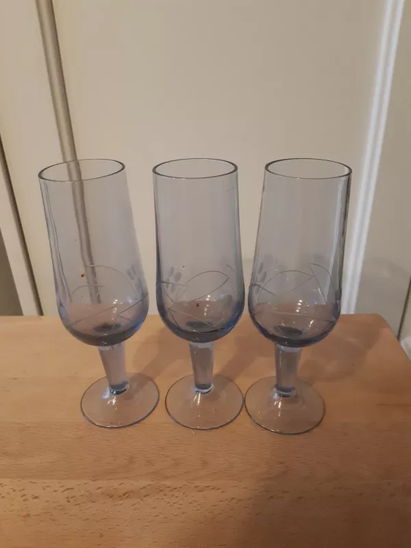 Melsvo stiklo taurės - , namai ir interjeras 2