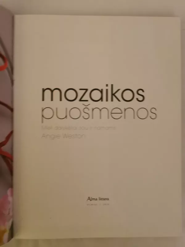 Mozaikos puošmenos - Angie Weston, knyga 3