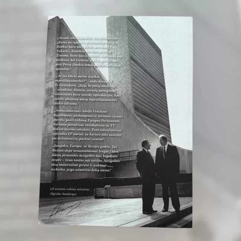 Apie tautą ir jos valstybę: kalbų straipsnių ir apmąstymų rinkinys - Algirdas Saudargas, knyga 3