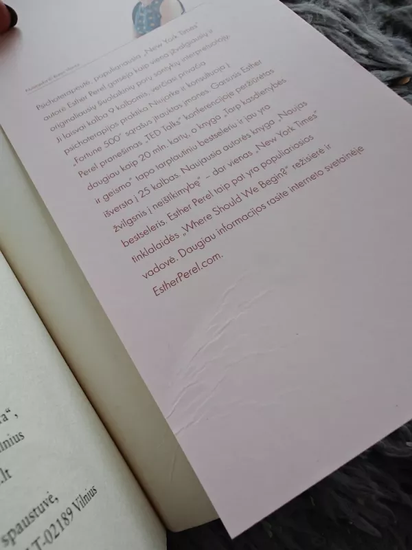 Tarp kasdienybės ir geismo.  Kaip išsaugoti aistrą ilgalaikiuose santykiuose - ESTHER PEREL, knyga 5