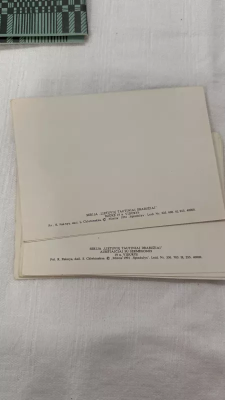 Lietuvių tautiniai drabužiai - R. Paknys, knyga 3