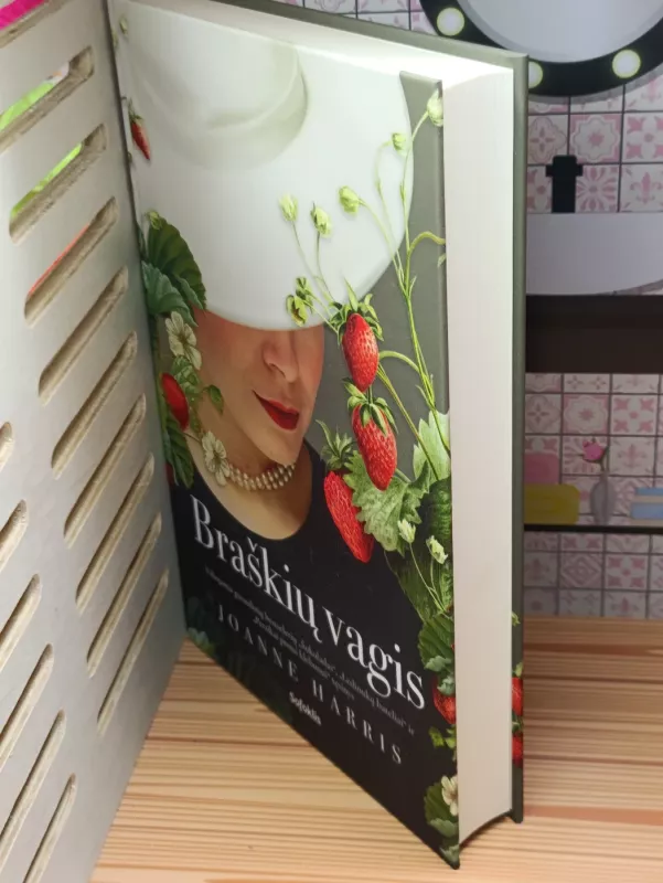 Braškių vagis - Joanne Harris, knyga 4