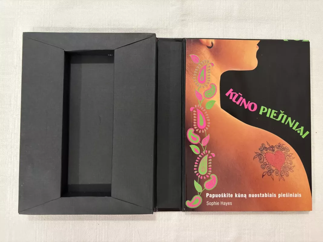 Kūno piešiniai - Sophie Hayes, knyga 3