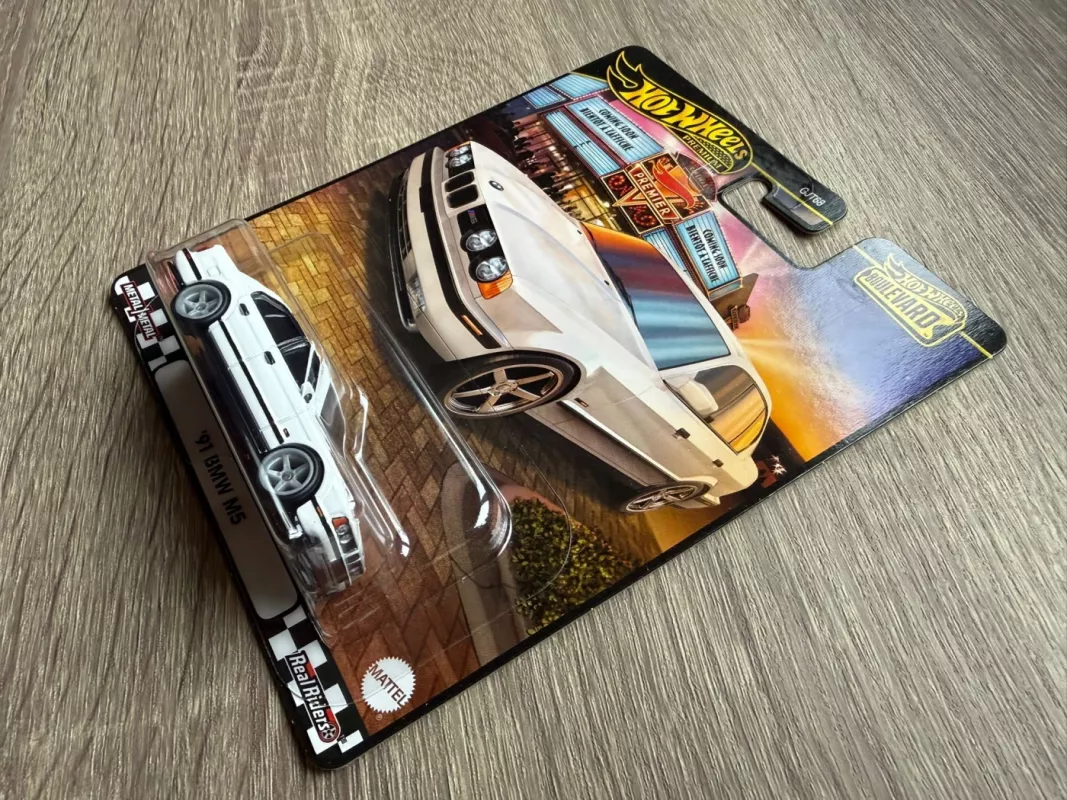 91 BMW M5 Hot Wheels Premium - , namai ir interjeras 4