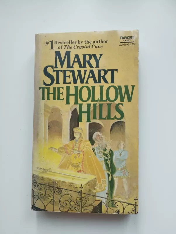 The Hollow Hills - Mary Stewart, knyga 2