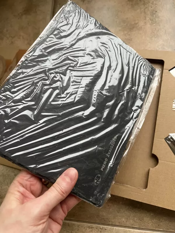 Sūriui pjaustyti lentelė su įrankiais. - , namai ir interjeras 3