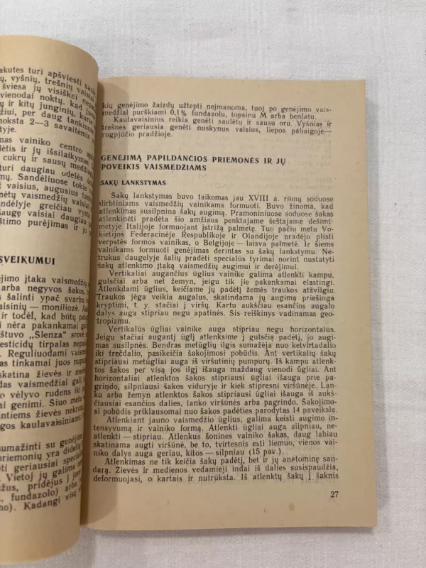 Vaismedžių ir vaiskrūmių genėjimas - A.Mika, knyga 4