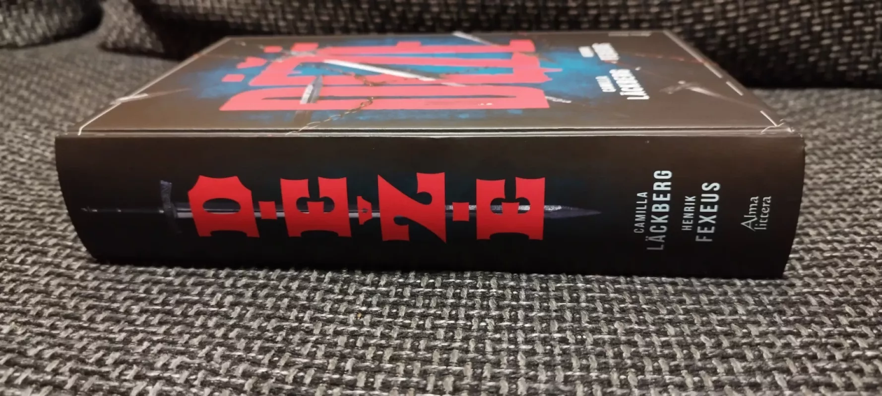 Dėžė - Autorių Kolektyvas, knyga 4