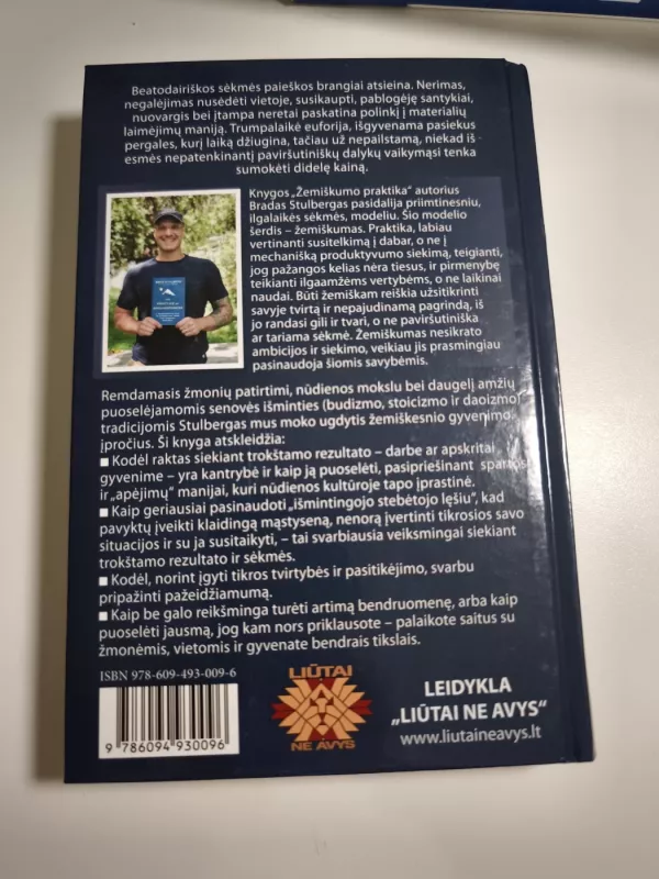 Žemiškumo praktika - Brad Stulberg, knyga 3