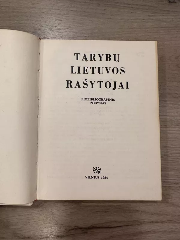 Tarybų Lietuvos rašytojai - Emilija Dagytė, Danutė  Straukaitė, knyga 3