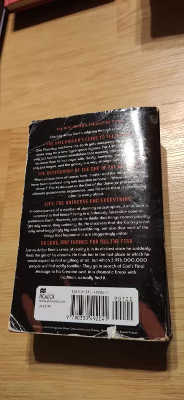 The Hitchhiker's Guide to the Galaxy: The Trilogy of Four - Douglas Adams, knyga 3