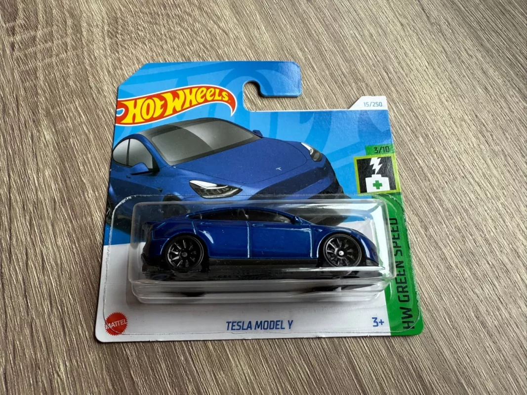 Tesla Model Y Hot Wheels - , namai ir interjeras 2