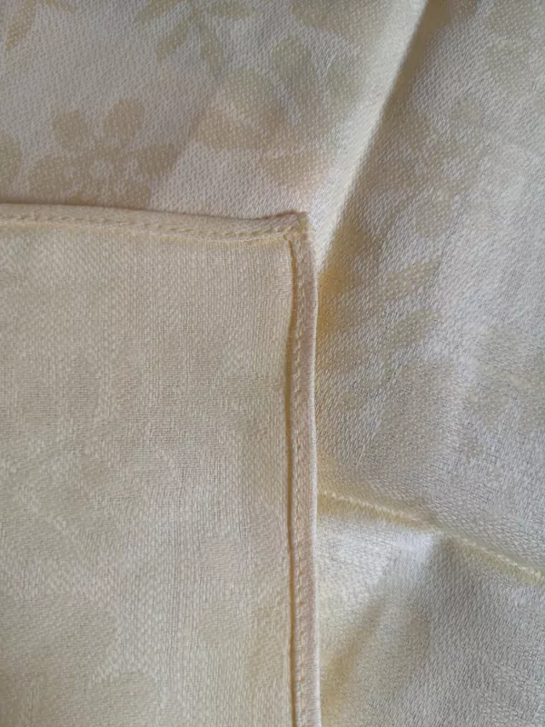 Naujos geltonos medžiaginės servetėlės su gėlių motyvais. 34x34cm. 6vnt.,kaina už visas. Sudėties nepamenu. - , namai ir interjeras 6