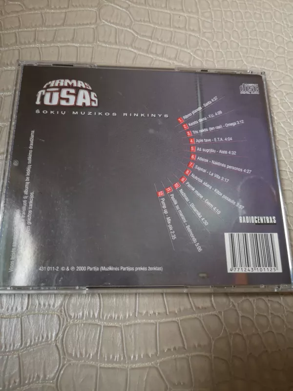 Pirmas tūsas - Autorių kolektyvas, plokštelė 3