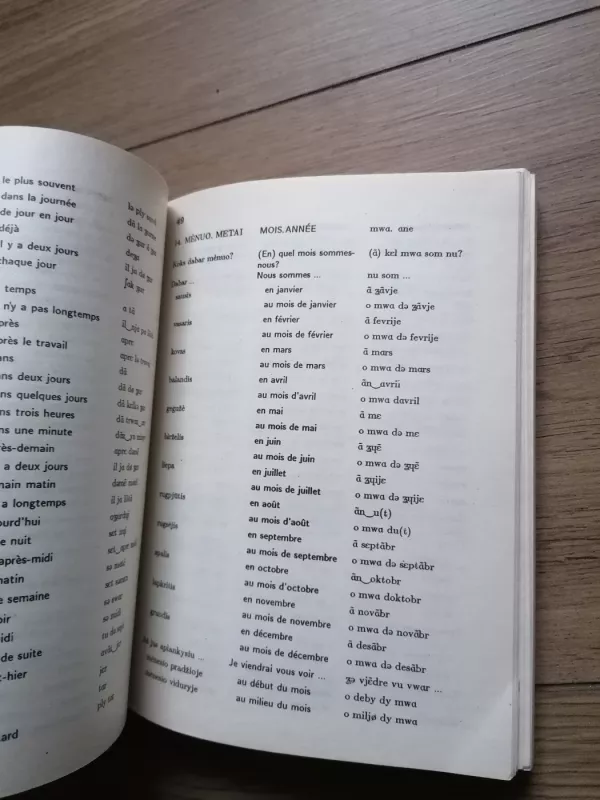 Lietuviškų-prancūziškų pasikalbėjimų knygelė - I. Balaišienė, V.  Mickienė, knyga 4