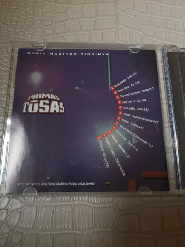 Pirmas tūsas - Autorių kolektyvas, plokštelė 5