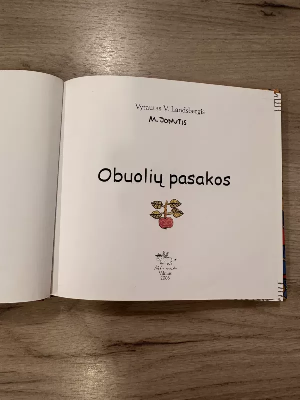 Obuolių pasakos - Vytautas Landsbergis, knyga 3